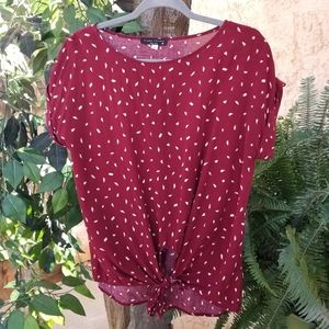 Lightweight blouse with tie front